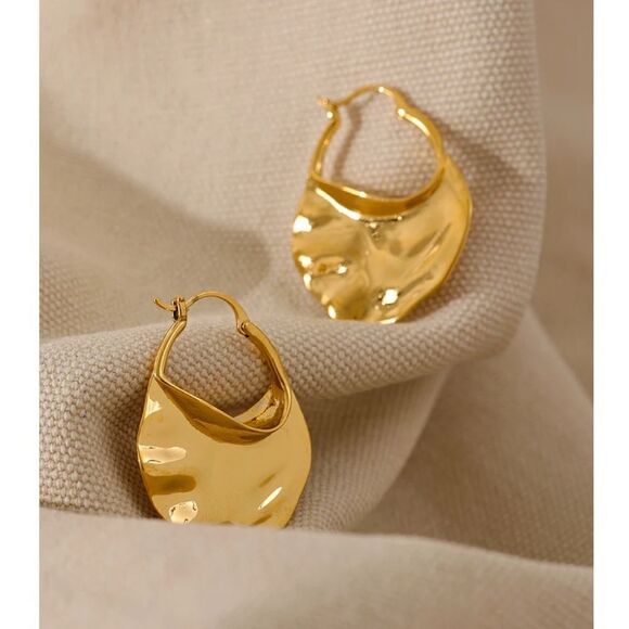#31 Unique Gold Earrings - Picture 1 of 10
